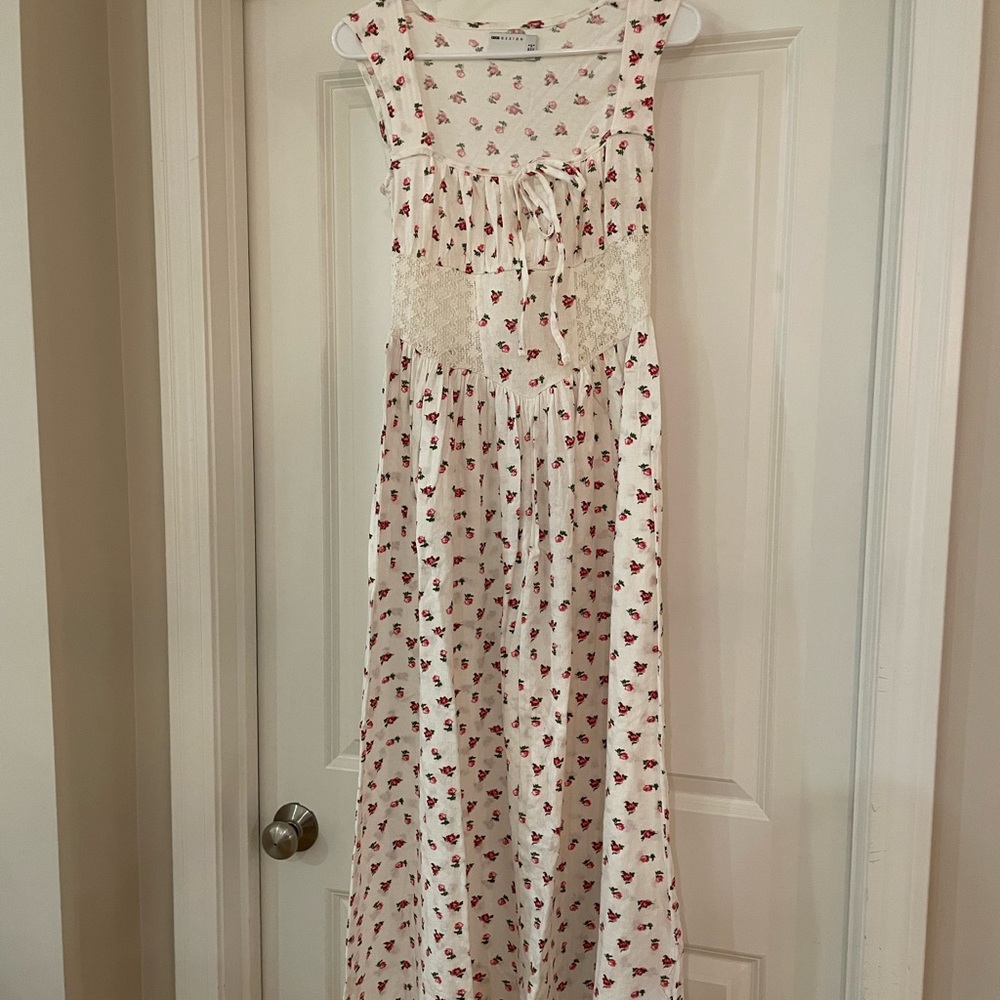 ASOS Design white floral maxi dress size 2